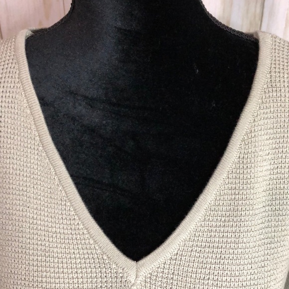 Hippie Rose color sage size medium sweater - Picture 4 of 12